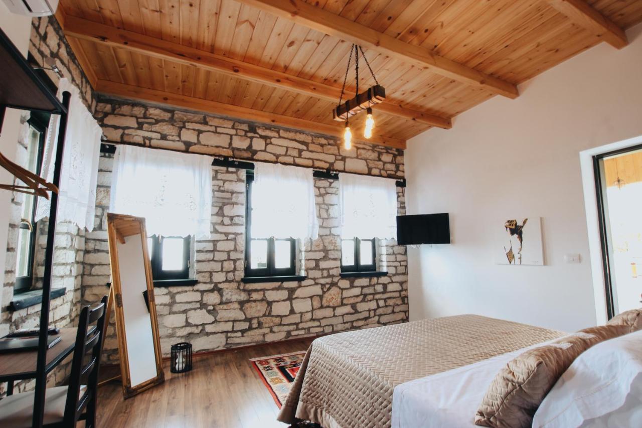 Bujtina Maria Hotel Gjirokaster Exterior photo
