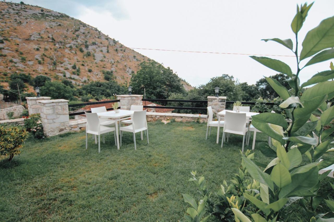 Bujtina Maria Hotel Gjirokaster Exterior photo