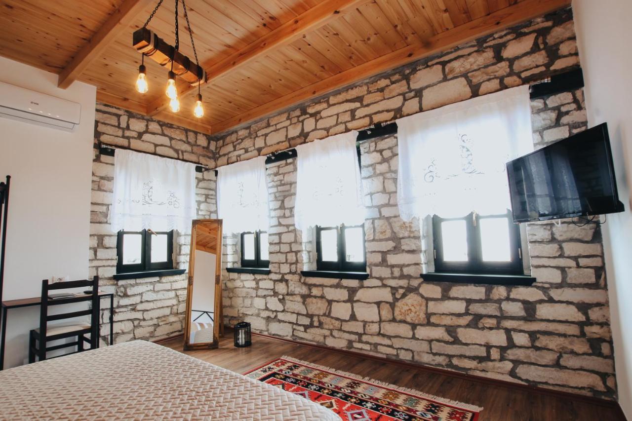 Bujtina Maria Hotel Gjirokaster Exterior photo